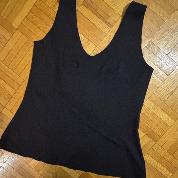 Knix XL LuxeLift v neck tank top + accepting offers - Picture 3 of 3